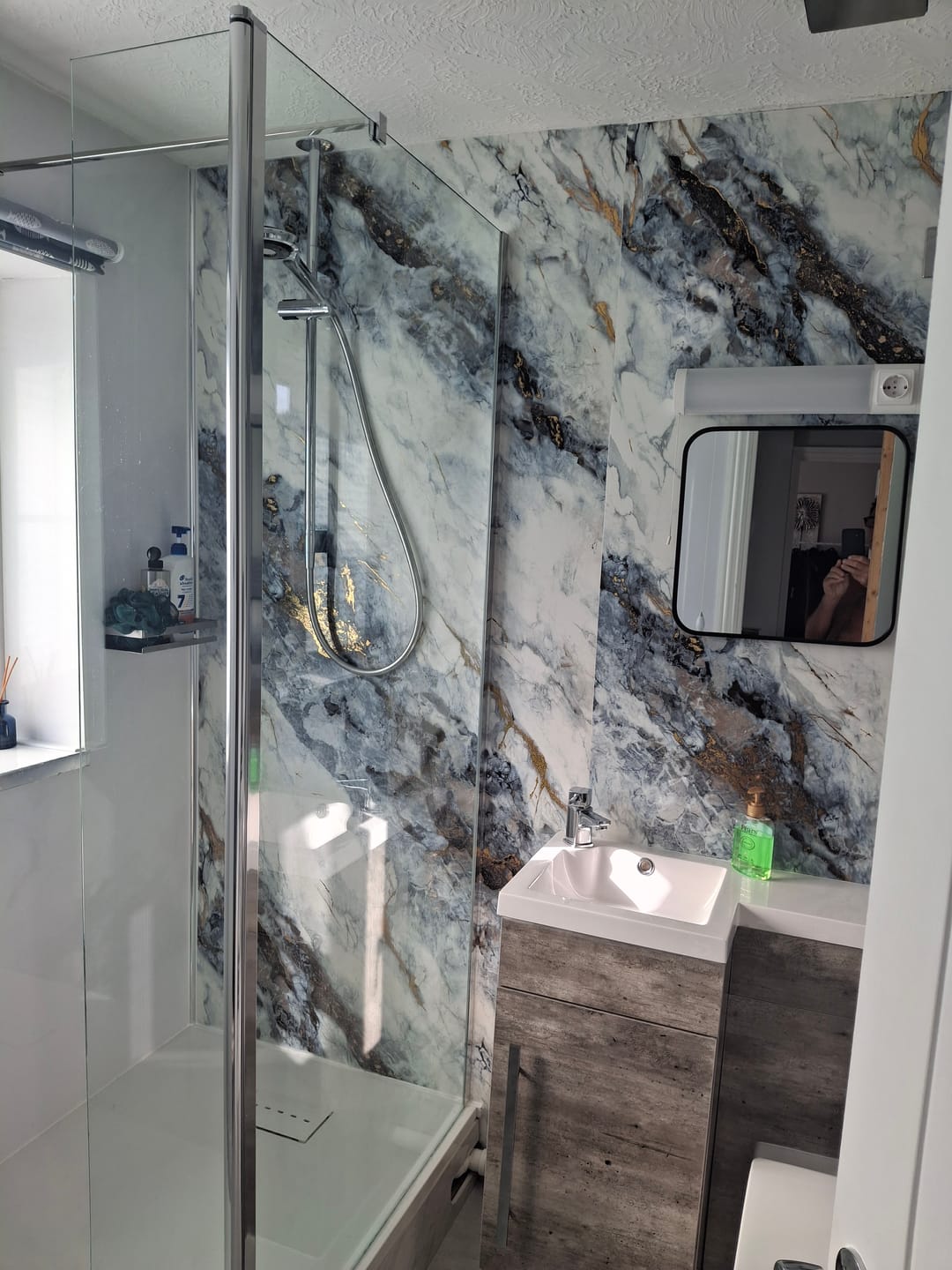 Panel de ducha Ocean Blue Brillante de 10 mm (1 m x 2,4 m)