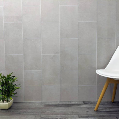 Panel de pared para baño Classic Grey con efecto de azulejo, de 8 mm (2,6 m)