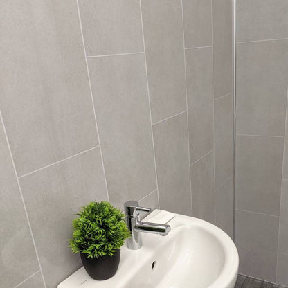 Panel de pared para baño Classic Grey con efecto de azulejo, de 8 mm (2,6 m)