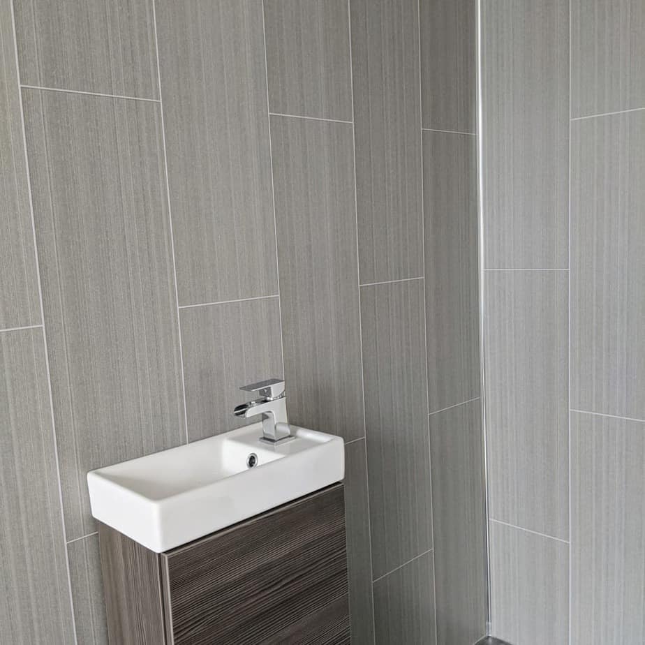 Panel de pared para baño **Seagrass con efecto de azulejo grande, de 8 mm (2,6 m)