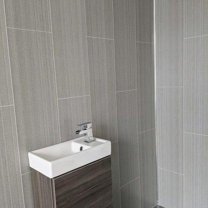 Panel de pared para baño **Seagrass con efecto de azulejo grande, de 8 mm (2,6 m)